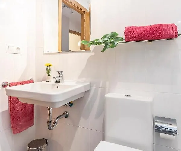 Escapada Y Vacaciones En El Barrio De La Vina-cadiz